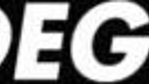 Blonde Babe Liz Rainbow Masturbates Her Shaved Pussy To Orgasm On Homemade Camera