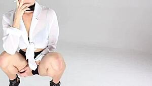 watch dahlia sky masturbate wildly!