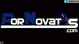 Spansk babe suger monsterkuk i salongen.