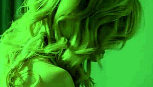 milf masseuse gets fingered and her pussy licked 😏