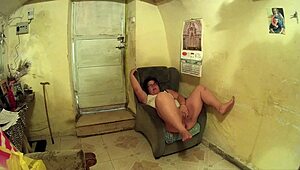 Le Limpia El Culo A La Gorda Y Despues Le Hace Una Buena Comida De Ano Hasta Que Se Corre