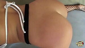 rachel starr sits on face