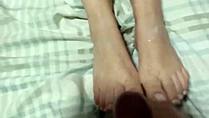 Married Woman Makes Delivery Boy Cum