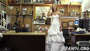 Fine honey exposes ass and pussy in reality show