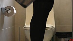 They Eat The Ass Of A Big-Titted Milf Mexican With Oily Big Ass Fucking In Airbnb Cdmx!