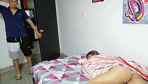 İlk bölümde Kolombiyalı hermanastramı sert vurup ağzına boşaldım