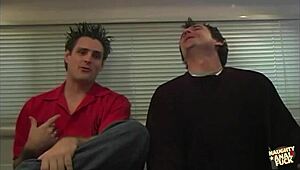 Does this brunette bimbo get ass fucked by her manager?