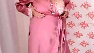 Mariaold fucks huge boobs with dildo