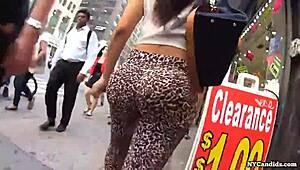 High-definition video of a spandex-clad ass being pleasured