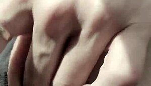 Girlfriend Fingering in Taxi, Sends Horny Video