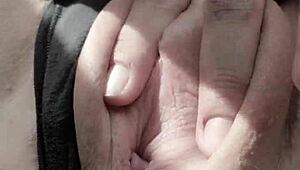 Girlfriend Fingering in Taxi, Sends Horny Video