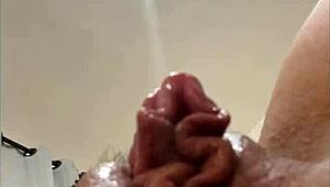 라티나 주부가 야생 컴필에서 애널 플러그 가지고 노는 거 본 적 있어? 그녀의 큰 입술 궁금해?