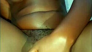 my wet pussy gets my finger inside, hettyhottbutt