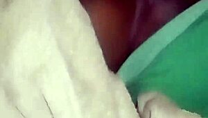 Naboens modne dame får våt fitte creampiet hardt