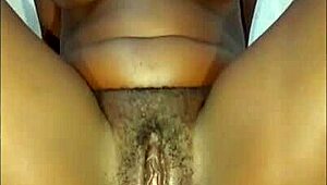 my wet pussy gets my finger inside, hettyhottbutt