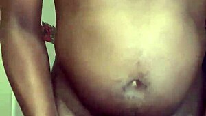 ดาราโป๊เล่นของเล่นตัวเองจนโดนน้ำแตกก้นใหญ่