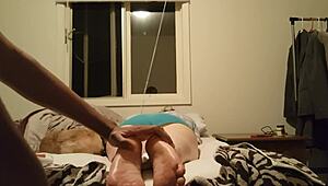 Masaje termina en corrida en pies con verga negra grande