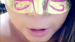 Üvey baba üvey kızını mülakat yaparken arkadaşları tarafından sertçe sikilmek istediğini itiraf ediyor