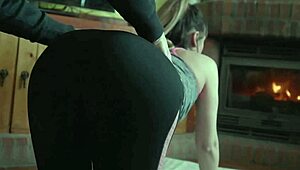 le doy una clase de pilates a mi clienta y acabamos follando.