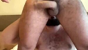 Putao Gostoso Sits on Ursao Bear