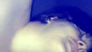 Amatööri bbw-tyttöystävä kumaraan kotitekoinen doggystyle