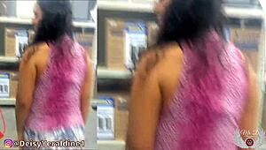 Deisyyeraldine flashar stor röv offentligt!