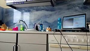 babe sexydea squirts on live webcam