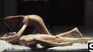 black beauty and sexy blonde oil up for lesbian fingering 😍