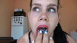 Wow, sexy giantess Anna dominates tiny man in 4K!