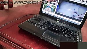 Me Quedo Sola En Casa Y Aprovecho Para Ver Porno Y Me Comienzo A Tocar