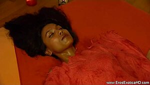 Sensual pussy massage from the far east with oiled interracial couple 😘