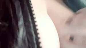 me quiero correr encima de una verga blanca y que alguien me culé muy duro en la cama