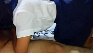 esta es mi alumna latina mas callada, me ayudas a hacerla gemir eh