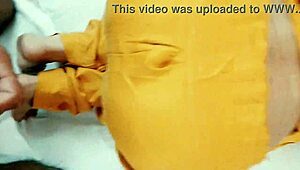 Desi Chachi Sert Çudaiyle Naughty Hint Aksiyonunda!