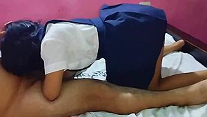 esta es mi alumna latina mas callada, me ayudas a hacerla gemir eh