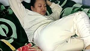 Blue Amateur Kicks Off Day with Intense Solo Squirt