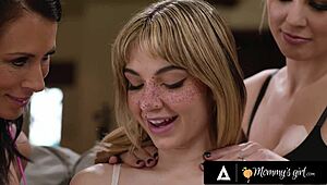 Reagan Foxx and Kenzie Taylor team up on Demi Hawks with muff diving