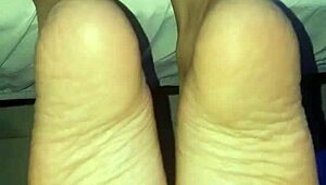 i cum on her feet with a footjob, oh yeah