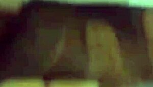 i'm the mature beauty eatin' that big cock eagerly