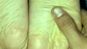 Me corro en sus pies con footjob, oh yeah