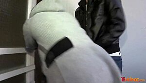 Wow, Rina's hot casual fuck in a hallway rocks!