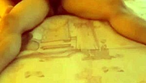 i'm the mature beauty eatin' that big cock eagerly