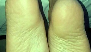 i cum on her feet with a footjob, oh yeah