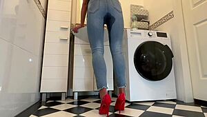 i'm wetting my jeans and high heels while playing with pee