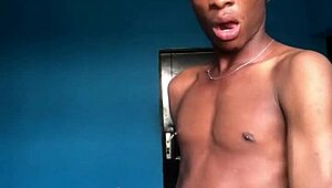 Twink Horny Boy Sucks Big Black Cock in Homemade Scene!