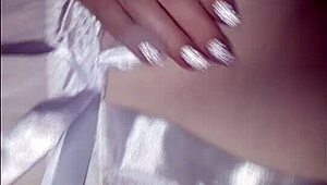 Latina amateur shows her pussy in group masturbation