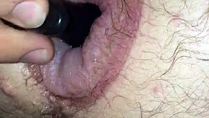 Ебам подпухналата си мъжка путка с дива играчка вкъщи