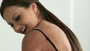 Bigtits Euro Model Rides And Gets Jizz Sprayed