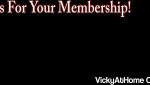 Anal Lover Vicky Vette Stuffs Her Ass with a Big Glass Dildo. She’s Wild for It! 😈