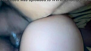 Megcsaló latin feleség mesél hogyan baszom jobban őt